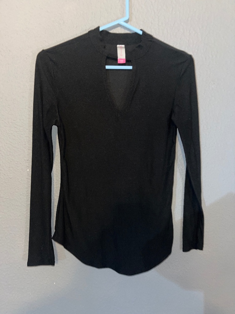 Black cut out v neck